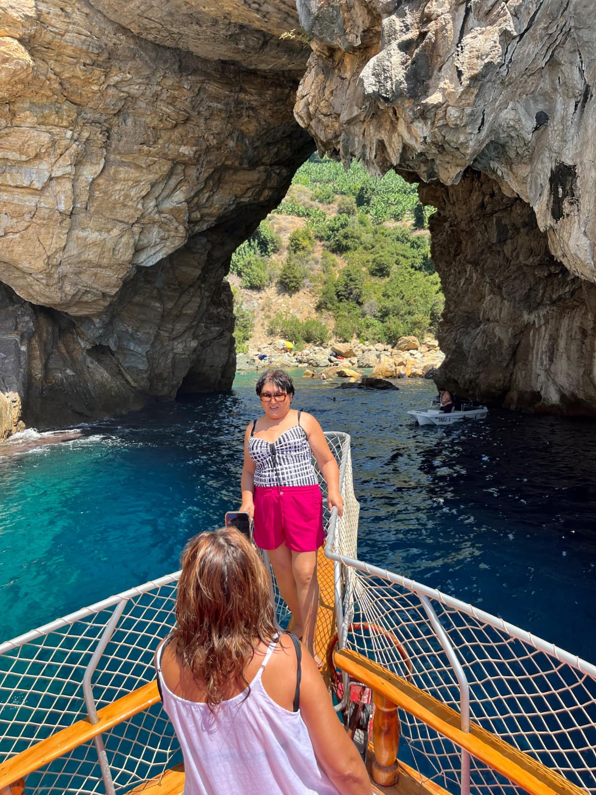 Gazipaşa Delik Deniz & King's Cove Relax Boat Tour