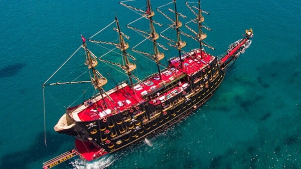 Last King Pirate Boat Tour in Alanya – Swimming, Entertainment & Foam Party