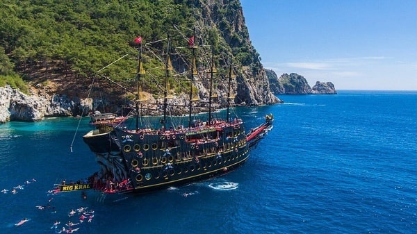 Last King Pirate Boat Tour in Alanya – Swimming, Entertainment & Foam Party